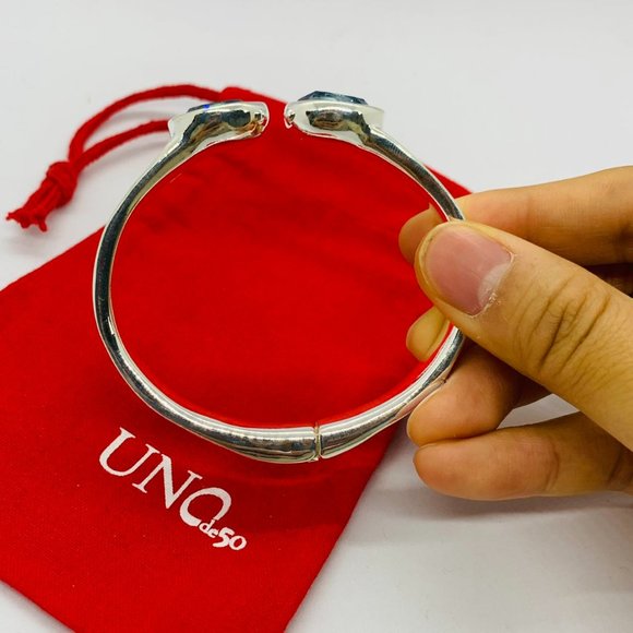 Uno de 50 Bracelet Authentic Hinged Cuff Bracelet With Crystals Orion Blue - Picture 6 of 9